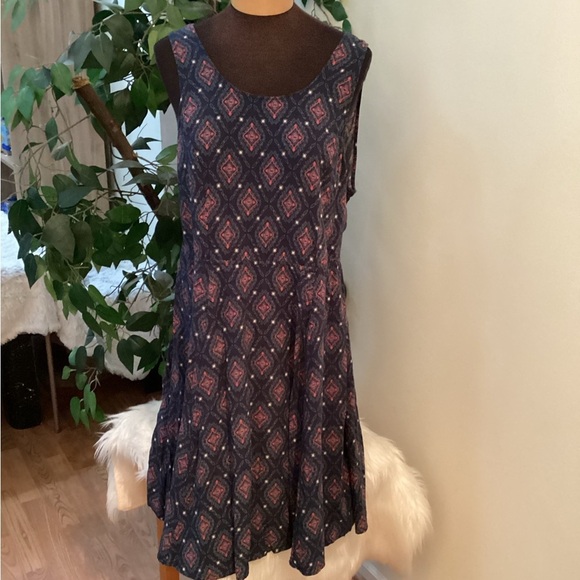 Torrid red medallion sleeveless challis skater dress Woman’s size 1 - Picture 11 of 16